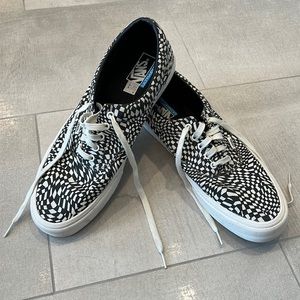 Vans Black & White Swirl Checkered Canvas Shoes! Size 13!